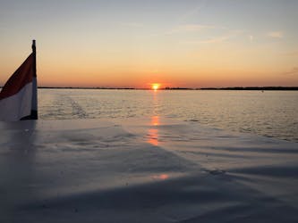 Zonsondergang boottocht op het Gooimeer